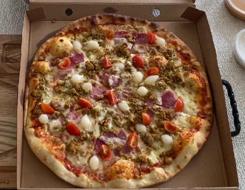 Kaimiška pica 6,50€